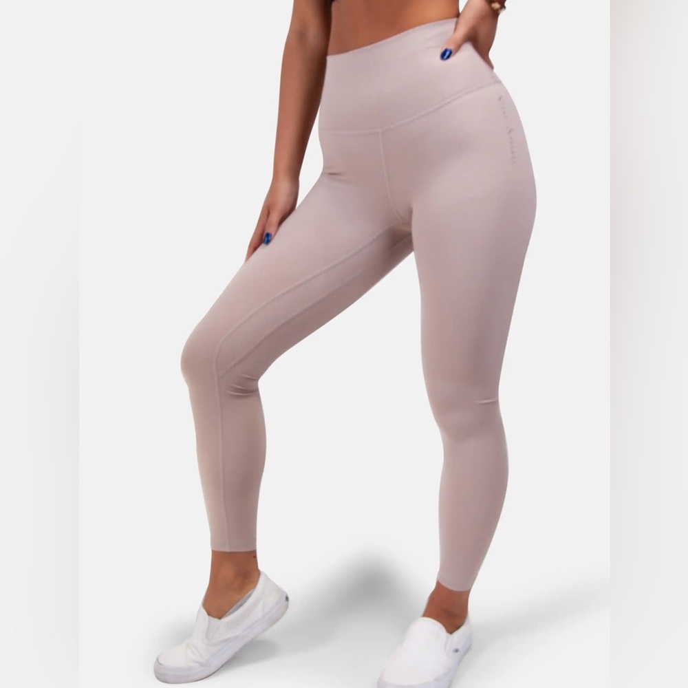 NWOT HYPER FLEX LEGGING